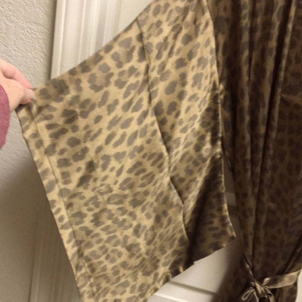 NWOT SILK Long Leopard Print Kimono Robe - Picture 7 of 11